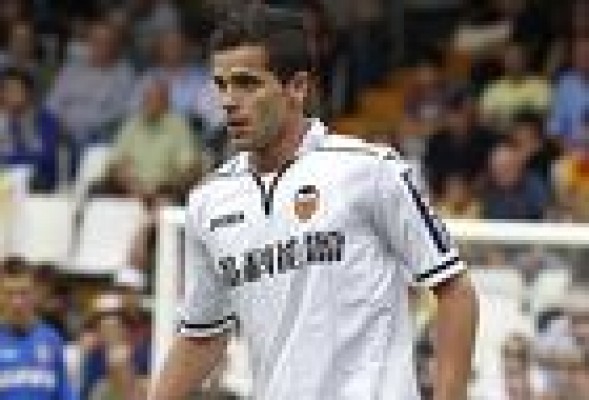 El Valencia gana al  ritmo que marca Gago 