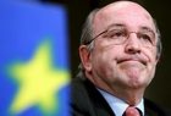 Almunia defiende la austeridad pero también exige solidaridad europea