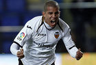 El Valencia llega tarde a otra renovación importante (Feghouli)