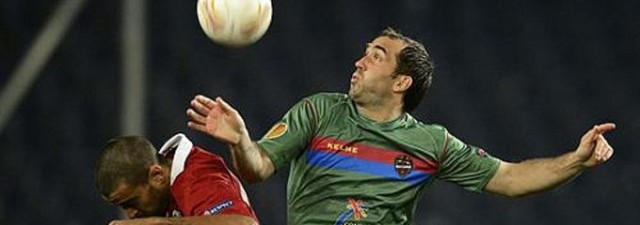 Los suplentes del Levante no pueden contra 10 jugadores 