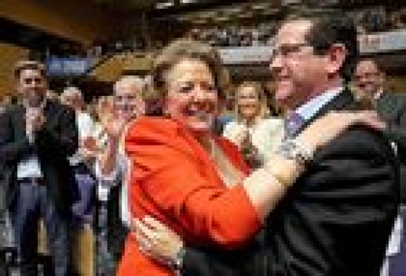 Jorge Bellver y Marta Torrado abandonan sus actas de concejales en Valencia