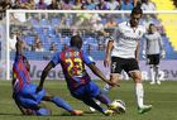 Un zarpazo de Martins pinta de granota el derbi valenciano 