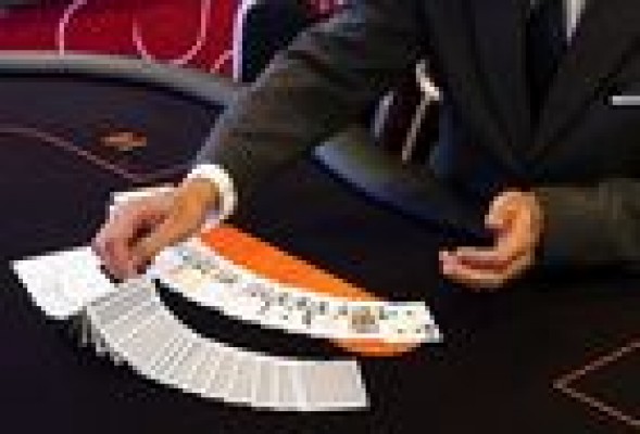 Casino Cirsa Valencia hace juego y estrena su escuela de crupiers
