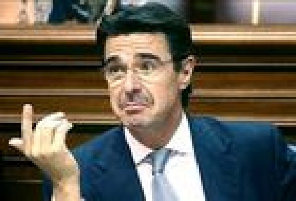 El ministro Soria 'persona non grata'  si no retira la tasa del gas al azulejo