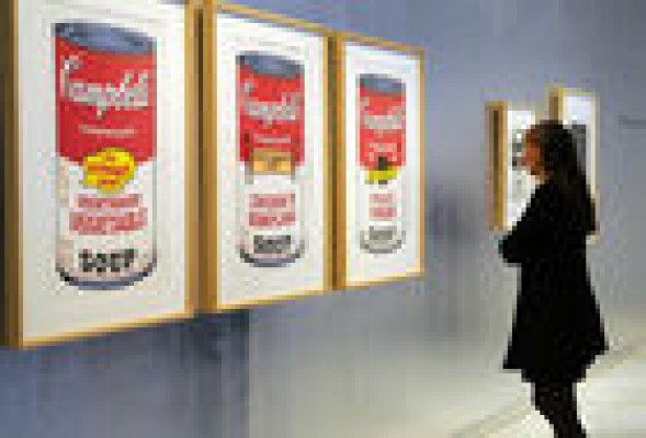 Hasta en la sopa... Campbell: Andy Warhol en el Centro Cultural Bancaja