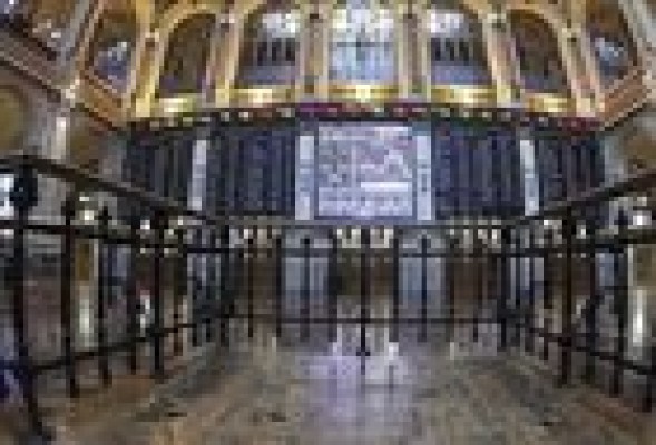 Lo que la banca da, la banca quita: el Ibex acentúa su caída