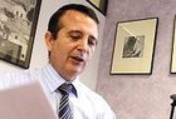 Manuel Palma sube un 712% la tasa de las paradas del mercado y Compromís le acusa de cargarse el comercio local