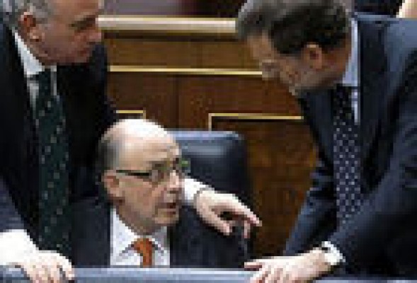 PP y oposición cruzan reproches por la crisis con el Gobierno con un Consell en silencio