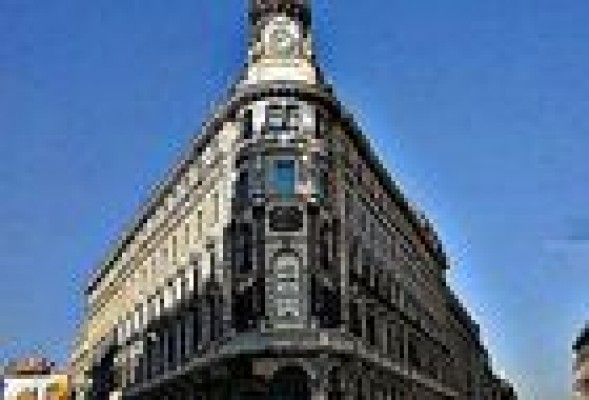 Banesto reduce su beneficio un 83% por las fuertes dotaciones