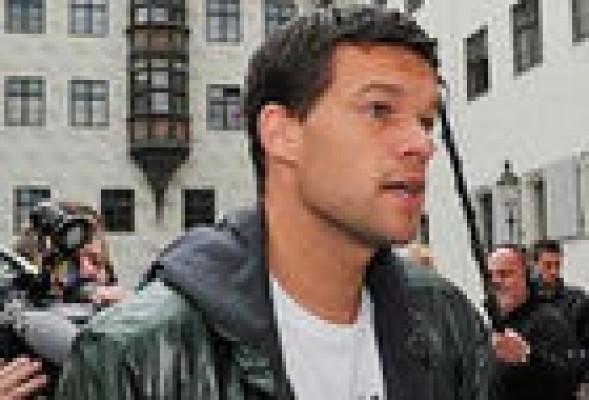 Ballack será juzgado por conducir a 211 k/h en Cáceres 