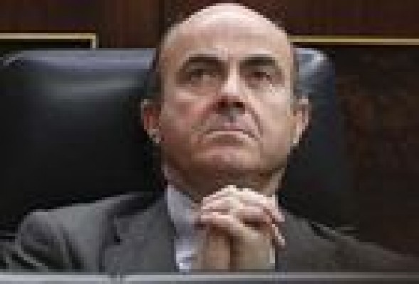Guindos pronostica que el PIB caerá este año menos del 1,5% previsto en los Presupuestos