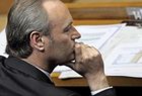El desgaste de los consellers empieza a 'quemar' también la silla del presidente Alberto Fabra
