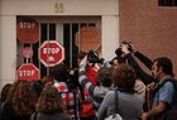 <strong>DESAHUCIOS</strong><br />Rajoy crea un grupo de trabajo para buscar soluciones a los desahucios