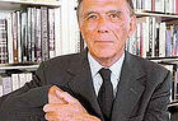José Vilarasau repasa en sus memorias 27 años al frente de La Caixa