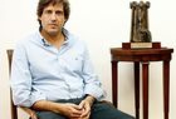 A Lorenzo Agustí le mueven la silla en Paterna