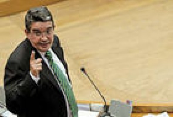 Vela advierte de que no aguantará 