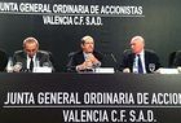 Valencia CF, Siete horas de junta general con muchas palabras y pocas ideas