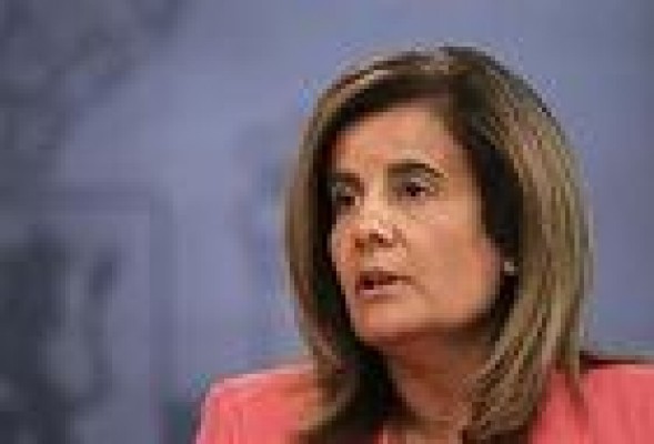 Báñez pide a Iberia 'sensibilidad' al aplicar la reforma laboral para evitar despidos