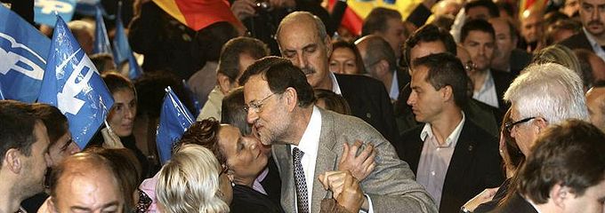 Rajoy promete en Cataluña el Corredor del Mediterráneo tras rechazar las enmiendas del Consell