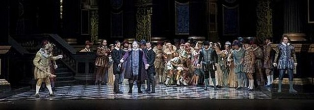 Recortes, gritos, ópera y jorobados en el Palau de les Arts