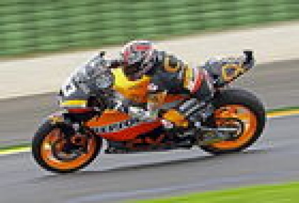 MOTO2: Marc Marquez gana tras remontar desde el último puesto en una carrera épica 