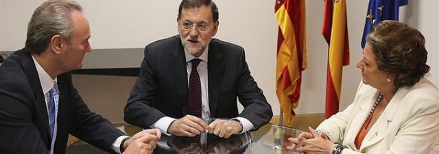 Rajoy limita su compromiso con Fabra a buscar fórmulas que eviten la quiebra de la Generalitat