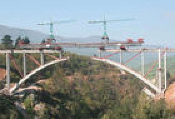 ... y las grandes constructoras tienen el 81% de sus obras fuera