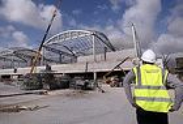 La Generalitat adeuda al menos 450 millones de euros en obra pública a las constructoras