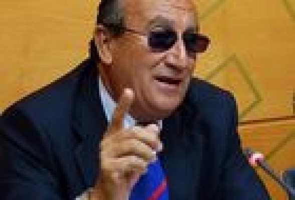 Carlos Fabra vuelve con fuerza lanzando advertencias al Gobierno de Rajoy sobre la tasa del gas