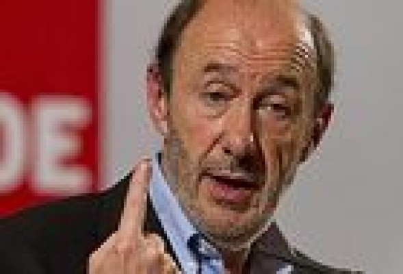 El PSOE acusa al Gobierno de hacer de 'comercial' de los promotores
