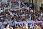 Farmacéuticos de Valencia y Alicante acuerdan mantener la huelga indefinida por la deuda del Consell