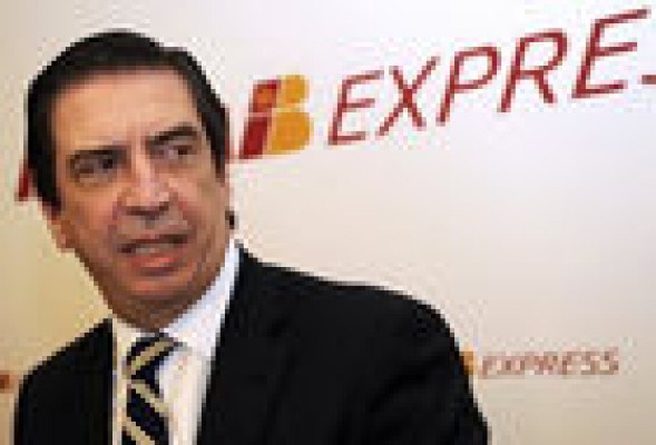 El consejo de Iberia se recorta un 25% su retribución