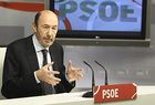 <strong>DISCREPANCIAS</strong><br />Rubalcaba mantiene su apuesta federalista y rechaza el 'derecho a decidir' que pide el PSC