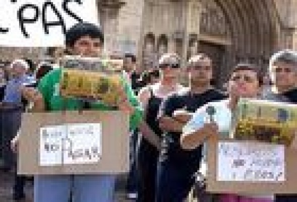 8.000 dependientes y 5.000 empleos están 