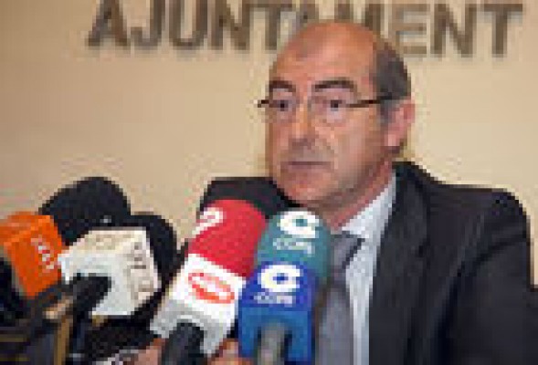 Alfonso Novo entrega más de 400 avales para presidir el PP de Valencia Ciudad
