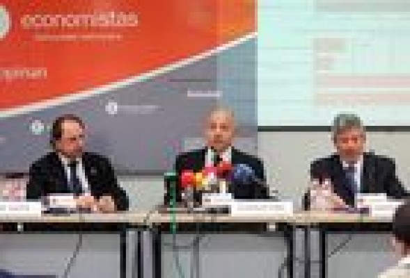 Los economistas valencianos auguran ligeras mejoras tras haber 