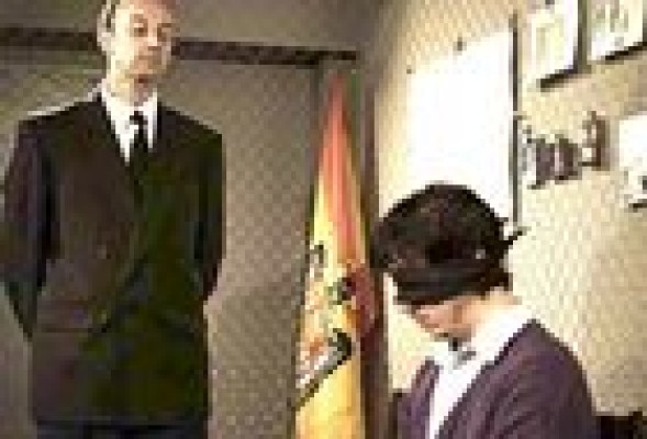 <strong>OTRO TEATRO</strong> <br />Caterva Teatre te lleva un interrogatorio de los de toda la vida a domicilio
