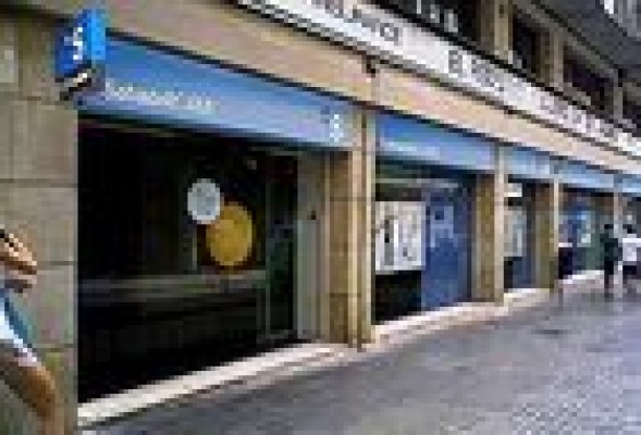 SabadellCAM cierra 300 oficinas