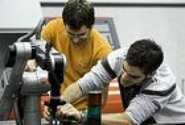 <strong>EDUCACIÓN</strong><br />El Gobierno reparte 17 millones a las CC AA para mejoras en la Formación Profesional