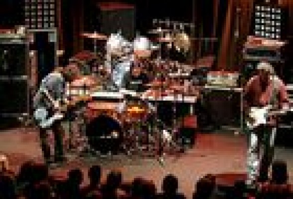 <strong>EN DIRECTO </strong><br />Meat Puppets, el grupo de Arizona se rinde homenaje a sí mismo