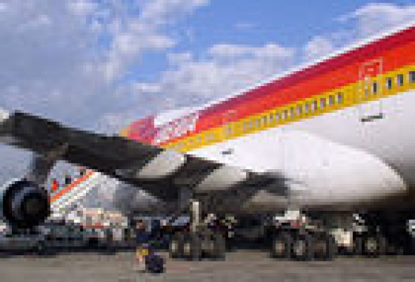 Iberia alcanza un preacuerdo con los sindicatos que evitará nuevas jornadas de huelga