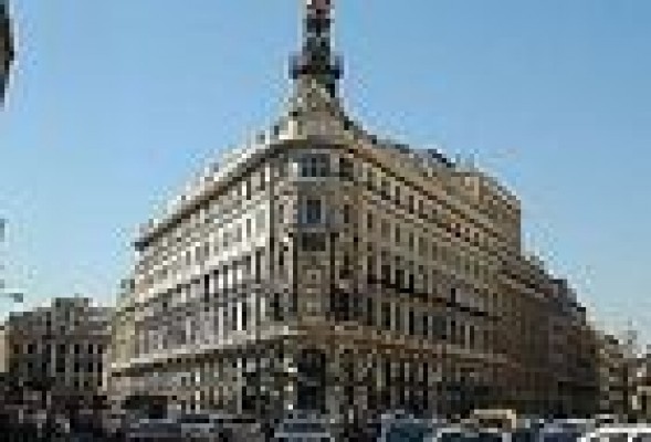 Banesto cierra subiendo un 18% y Santander cae un 1,2%