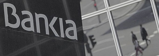 De Guindos abre la puerta a los atrapados en preferentes y subordinadas de Bankia