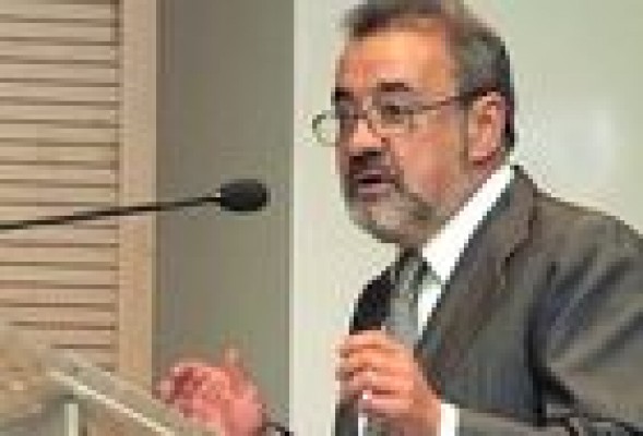 La patronal valenciana pide más apoyo a la Administración, bancos y empresas para salir al exterior
