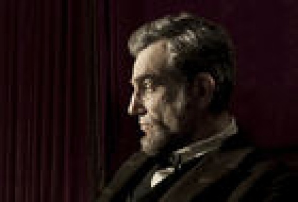 <strong>ESTE FIN DE SEMANA, EN<br />    VALENCIAPLAZA.COM</strong><br /><em><br /></em><em><em>· </em>El cine que viene en 2013: Consensos y retrasos<br /></em>Por MANUEL DE LA FUENTE<em><br /><br />·