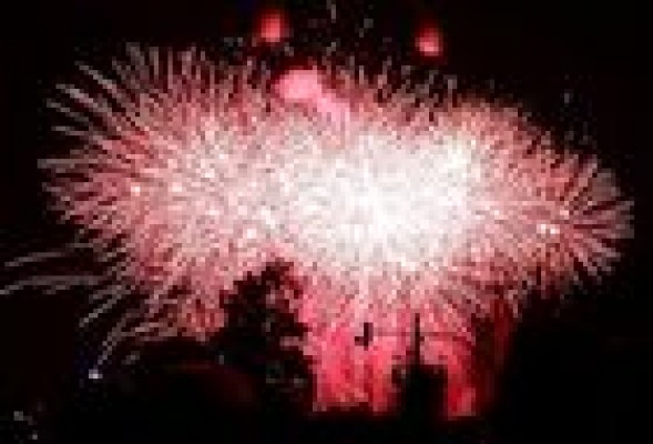 Ricardo Caballer dará la bienvenida a 2013 en los cielos de tres continentes