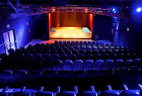 Sala Russafa 'descubre' la verdad sobre Casanova, los 3 cerditos y las estrellas