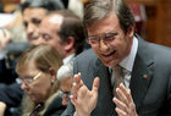 DÉFICIT <br /><strong>El Gobierno luso aprueba incluir 