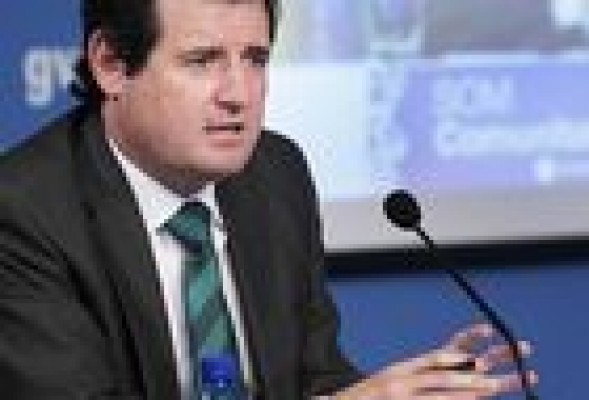 Císcar rechaza la desviación del déficit y defiende que el Consell ha ahorrado 2.000 millones