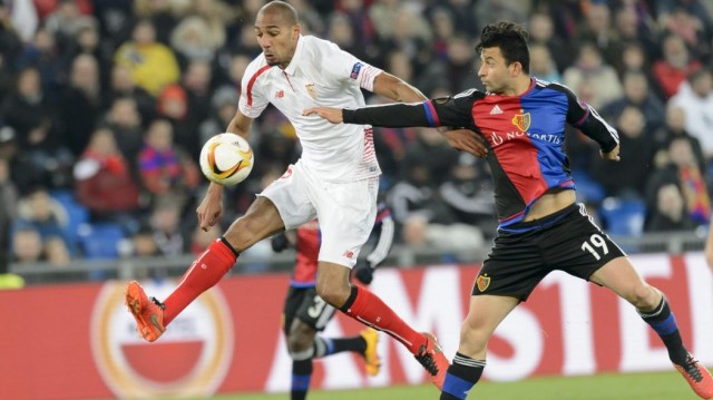 El Sevilla golea al Basilea y avanza a la siguiente ronda